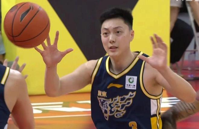 记者:特尔施特根接近永久转会加盟阿贾克斯