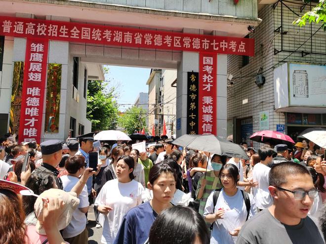 争议!巴拉圭门将出局后用球怒砸姆巴佩:他无视我的祝贺,没风度
